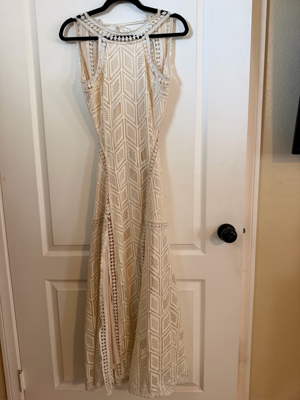 NWT Few Moda NY Cream Lace Backless Maxi Double Slit Panel Tassel Tie       Sz M